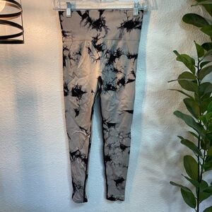 Black and Gray Tie-Dye Leggings